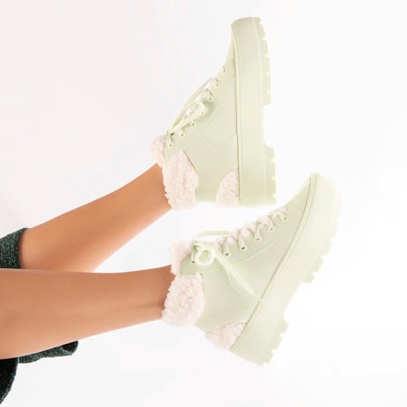 WOMENS 6 MELISSA SHOES FLUFFY SNEAKER – BOOT in GREEN (VERDE HORTELA) NWT - Picture 5 of 13